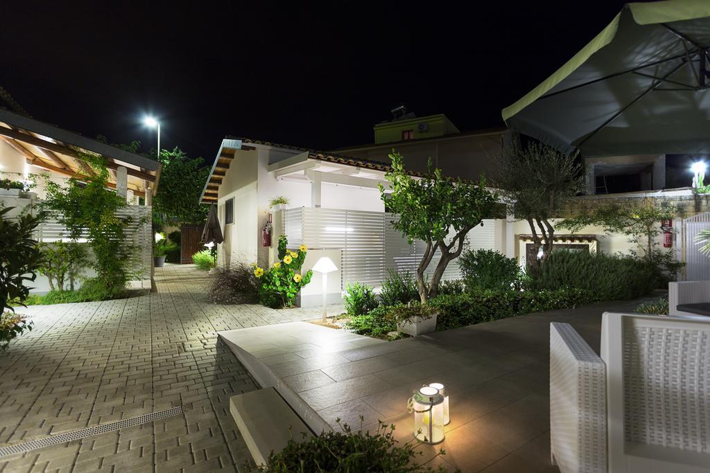 Angelsa Casa Vacanze マリーナ・ディ・モーディカ エクステリア 写真